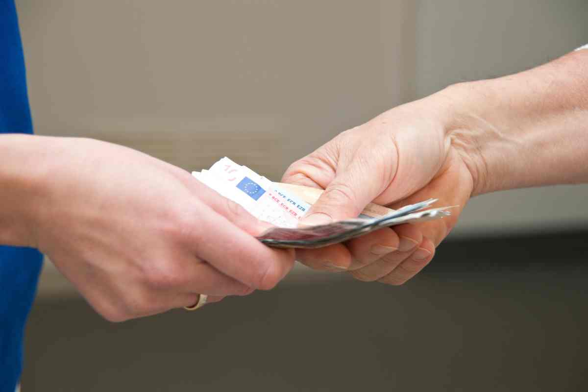 Addio Italia, qui gli stipendi partono da 3.000€ al mese: a un’ora da casa, tutti i dettagli