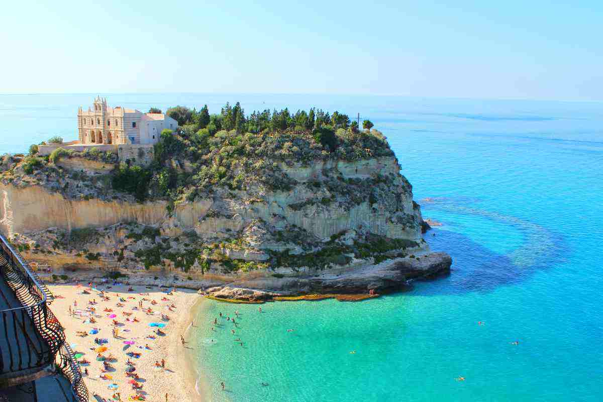 Natura, mare cristallino e storia: le spiagge in cui perdersi almeno una volta nella vita